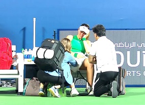badosa-1strnd-dubai-injury2.jpg