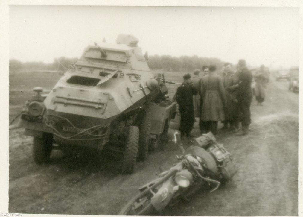 FOTO 1 PZ AUFKLÄRUNG ABT 27,17  RUSSLAND PANZER 