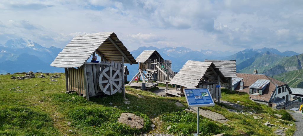 Suiza: 7 veranos, 7 planes con niños - Blogs de Suiza - MONTE NIESEN: la gran pirámide, un plan de altura (8)