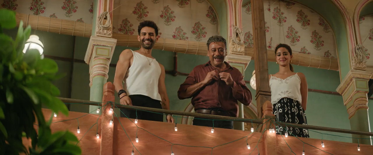 Tu Meri Main Tera Main Tera Tu Meri 2025 WebRip [Hindi] 480p 720p ESub Screenshot