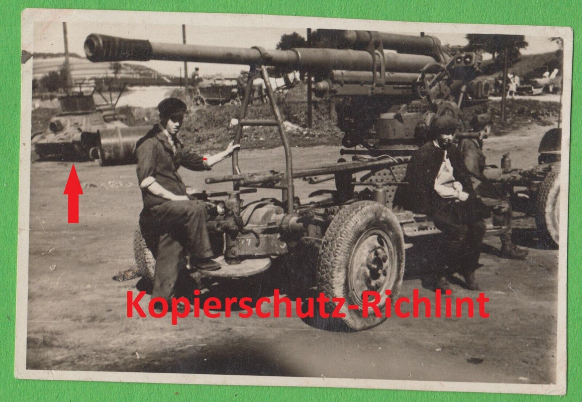 Wehrmacht Ostfront 85mm-Flak-Geschütz & Kettenschlepper Komsomoletz