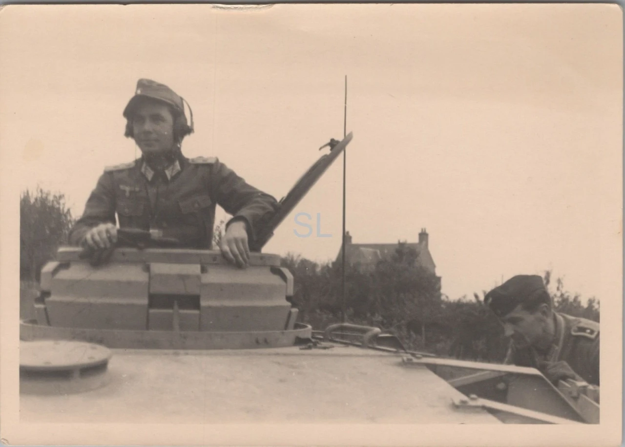 Foto Schwere Panzer Abteilung im Turm Panzer FRA 1943 44 (MBF 99)