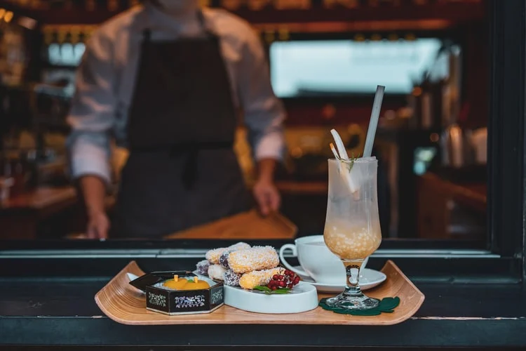 YouTuber Hàn làm video sai sự thật, khiến quán ăn dẹp tiệm Restaurant-review