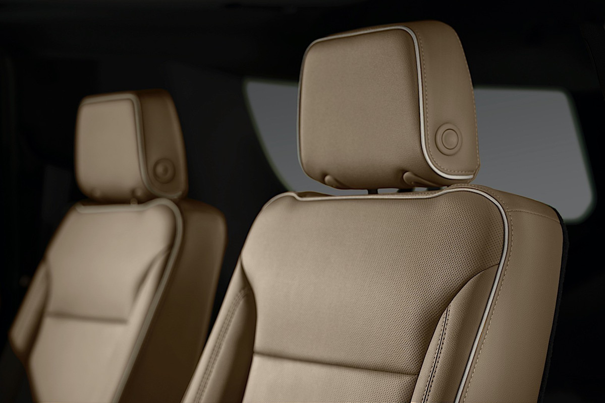 2021 Chevrolet Tahoe & Suburban (24)