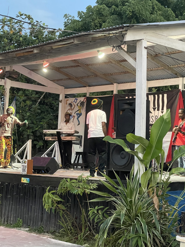 A4BE8C37-85C5-4AF4-822A-49767F1E1AC3