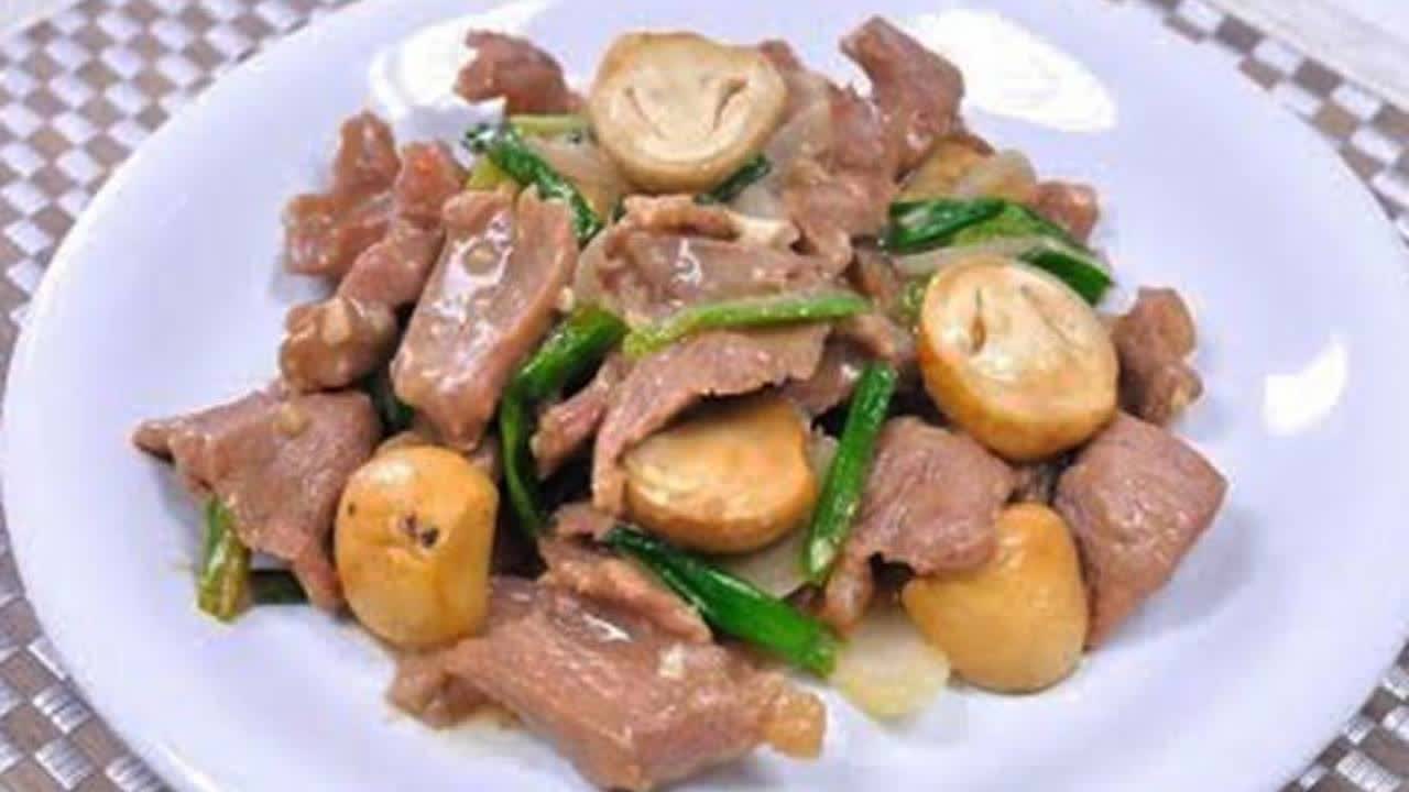 បាយ+ឆាផ្សិត