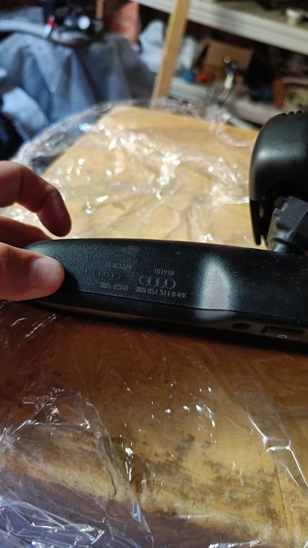 Зеркало заднего вида салонное