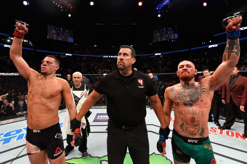 Диас към Макгрегър: Държиш се така, сякаш можеш да се биеш