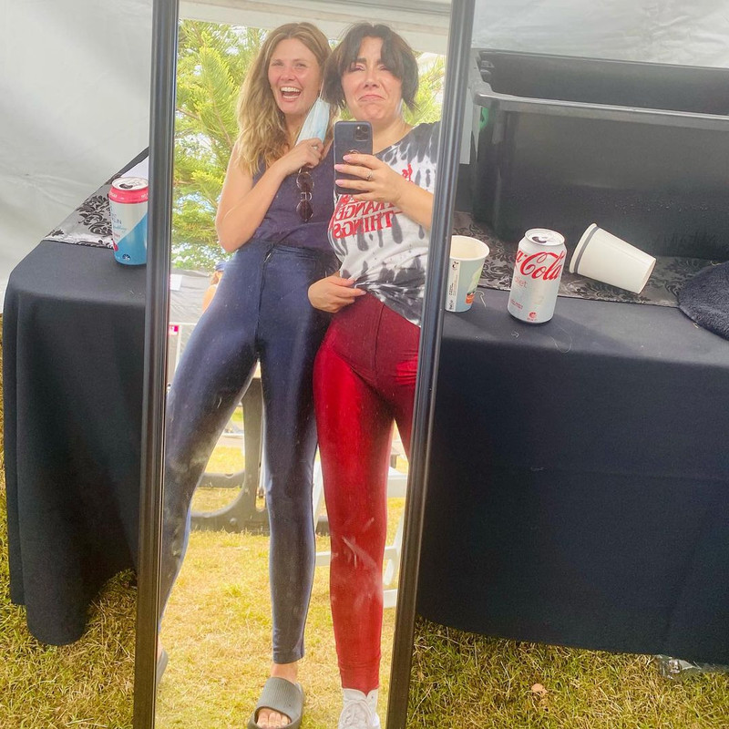 disco_pants-153Singer- IN CONCERT