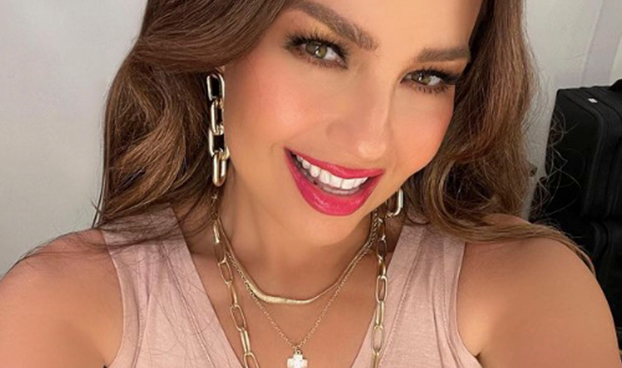 Thalía cumple 51 años y celebra con foto en bikini