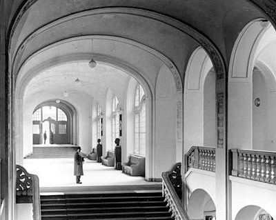Pasillo principal de la sede central, en Berlín, de la Gestapo, en el año 1934 Pasillo principal de la sede central, en Berlín, de la Gestapo, en el año 1934