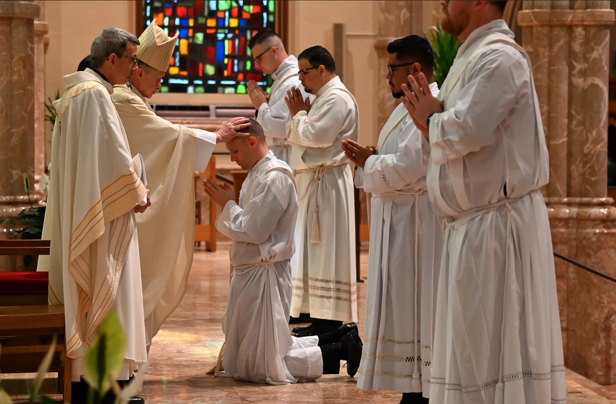 Investigación revela abuso sexual desenfrenado en Iglesia Católica