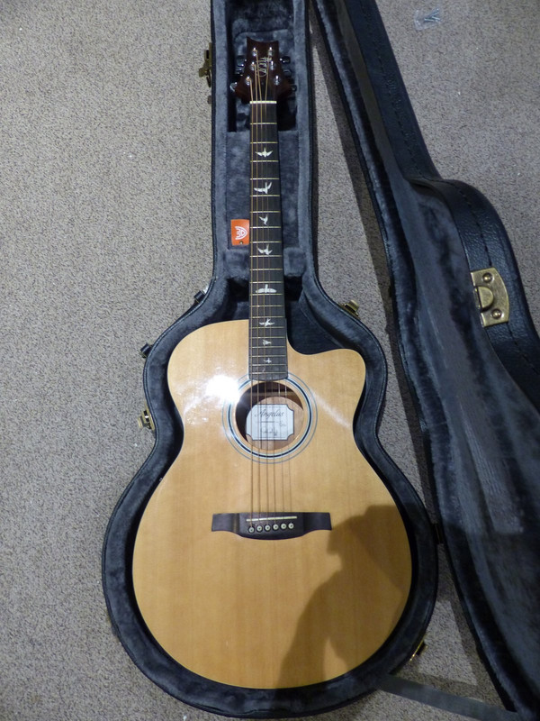 ANGELUS 6-STRING ACOUSTIC/ELECTRIC GUITAR WITH STRAP AND CASE AXM20EGBNA