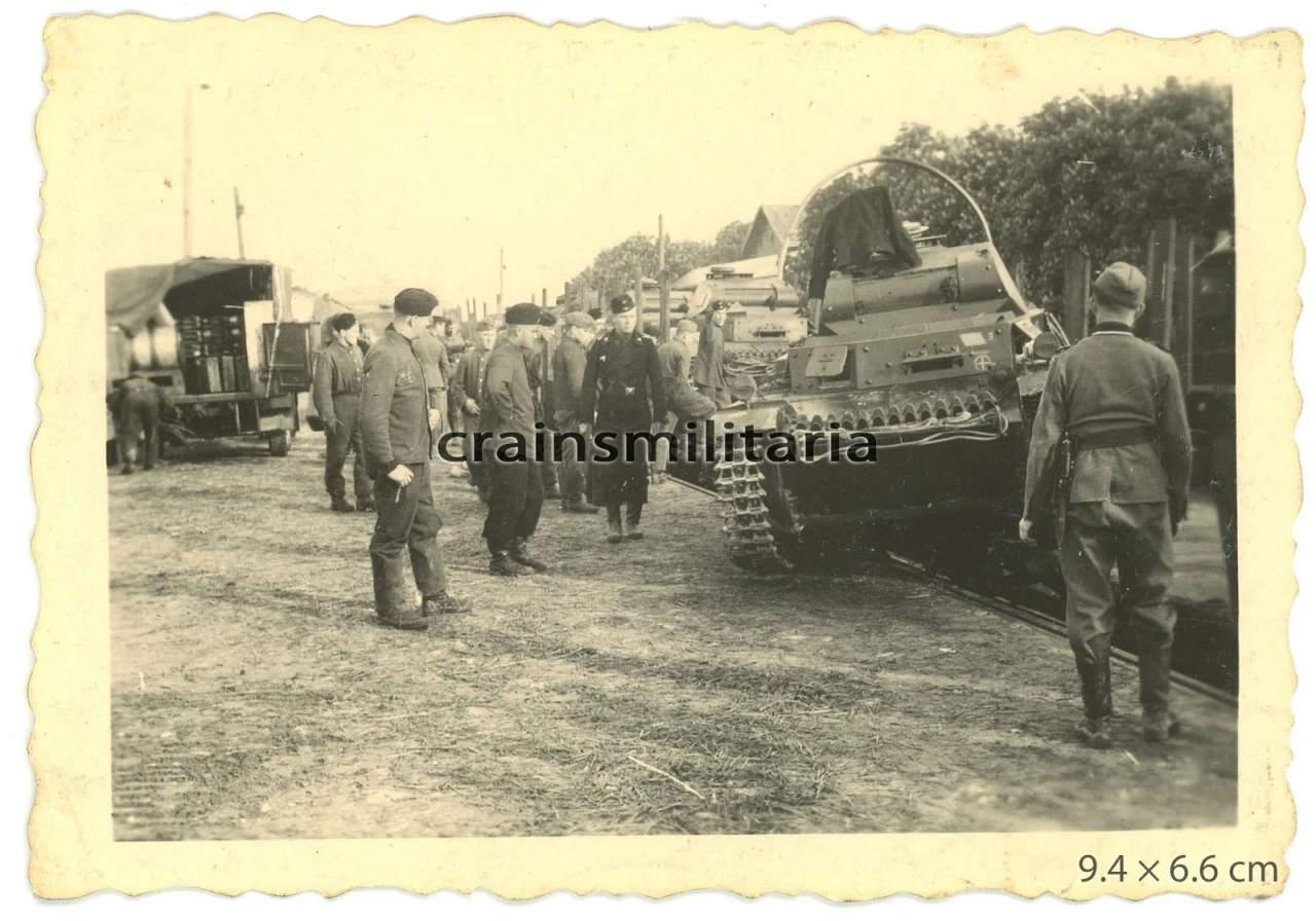 Orig Foto Verladung Panzer Tank des Pz Rgt 4 mit 13 PD Wappen Zug Rumänien 1941
