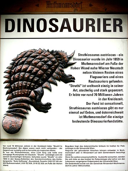 440px-Muthmannsdorf_Saurier-Gedenktafel (1)