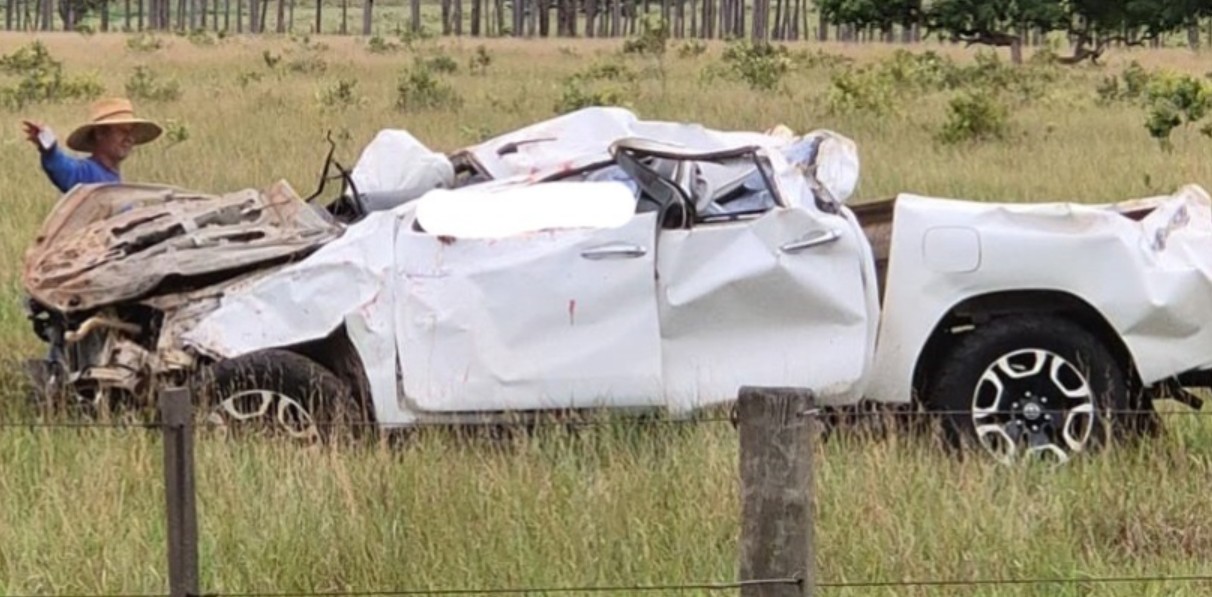 Caminhonete ficou completamente destruída ©DIVULGAÇÃO