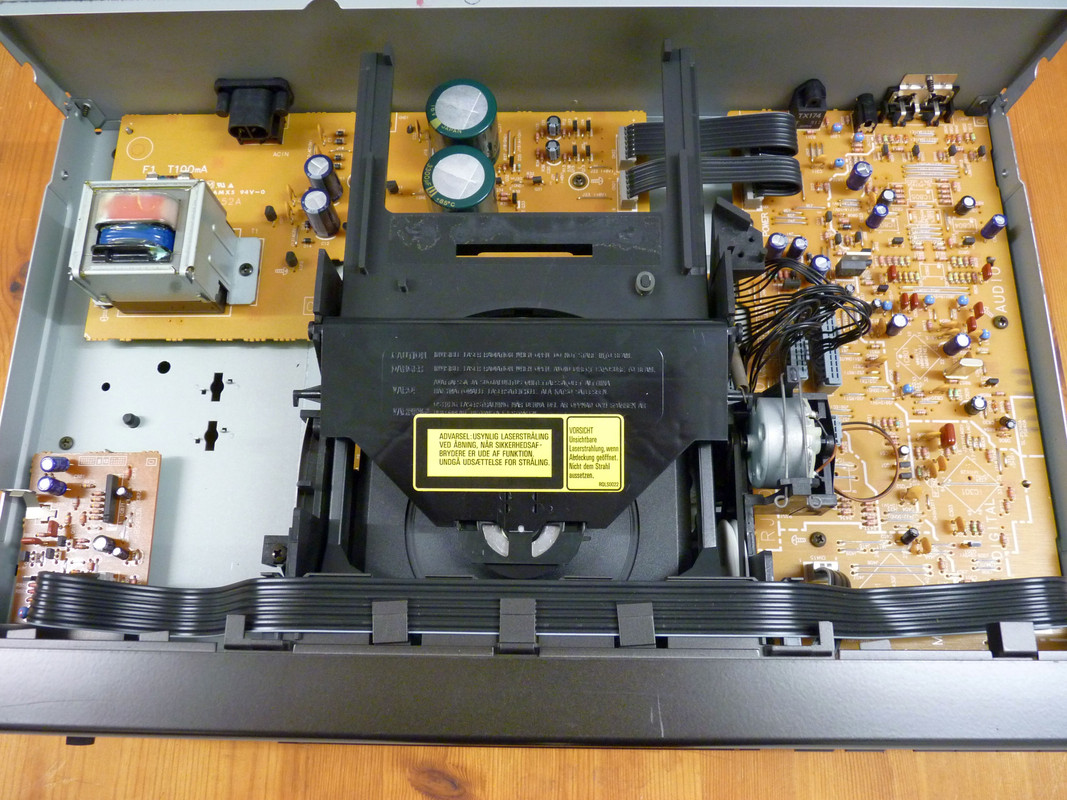 [Bild: Technics-SL-PS740-A-offen-01.jpg]
