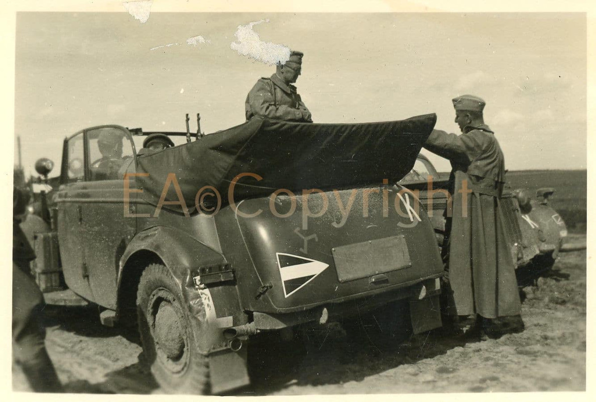 Cabrio PKW Auto Wagen Kübelwagen Offizier Foto