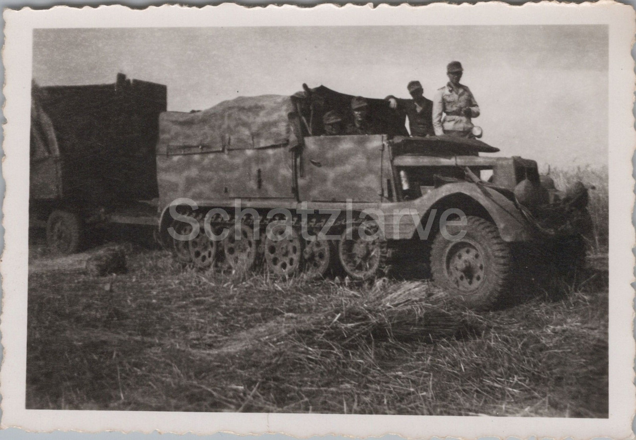 Foto 7 Panzer Div Sd Kfz 11 Leichter Zugkraftwagen in Camo (3)
