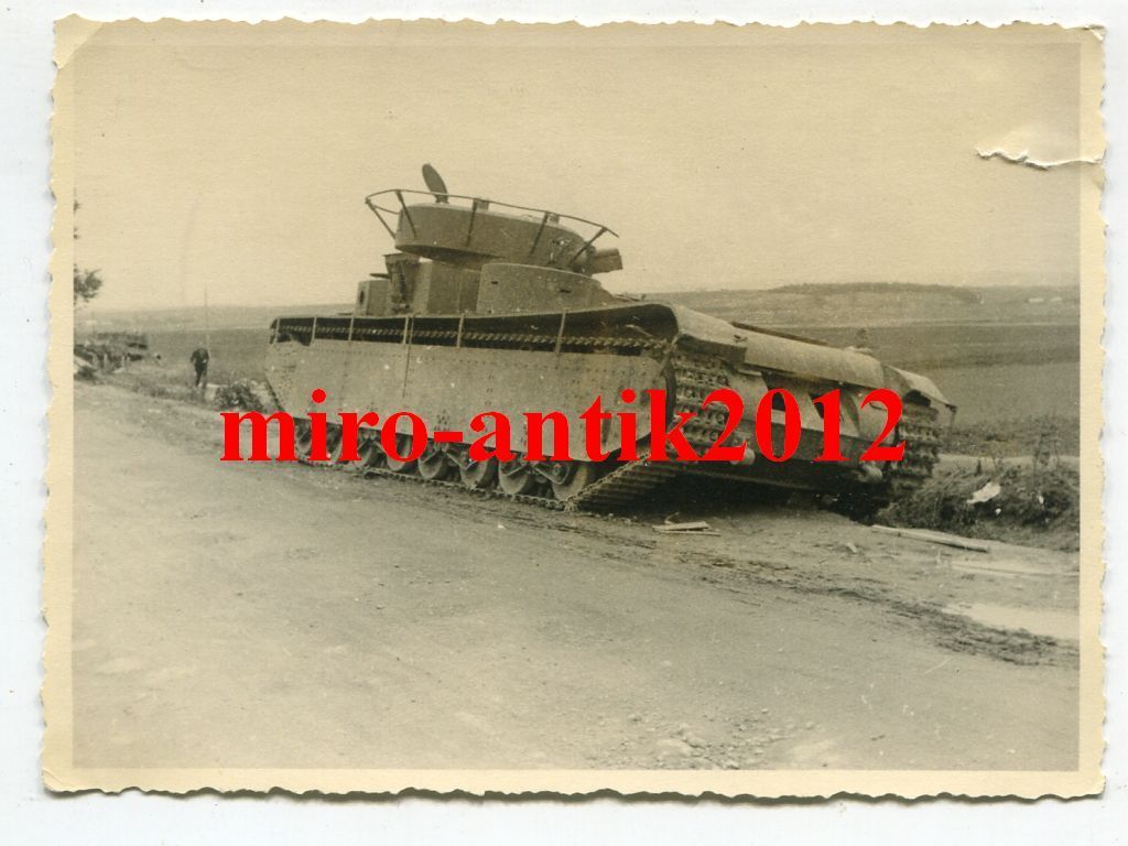 Foto, Wehrmacht, Beute, zerstörter Panzer der Ru
