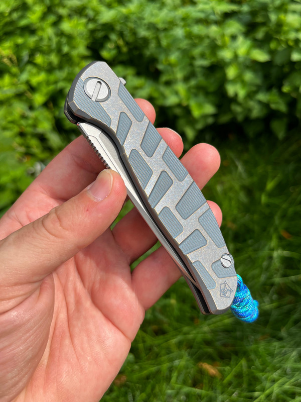 F95T_Gen4_blue-n-bronze_ano_front