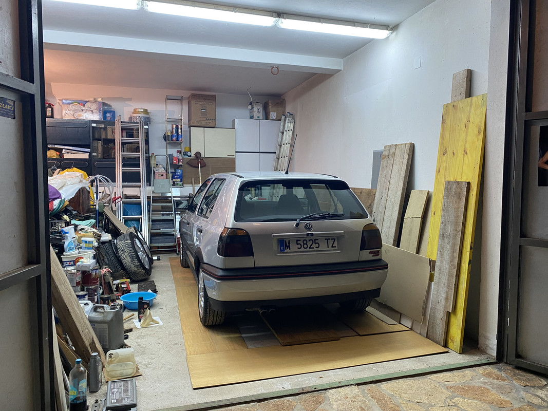 36BE53D8-14FA-4D40-9138-93B01E1A2A8B