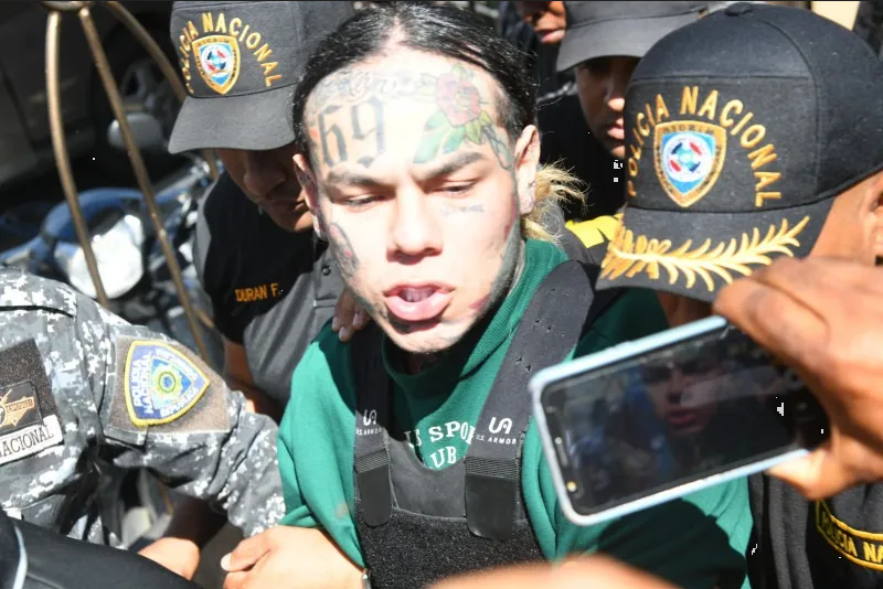 Arrestan a Tekashi tras agredir a la madre de Yailín, la víctima narra los hechos