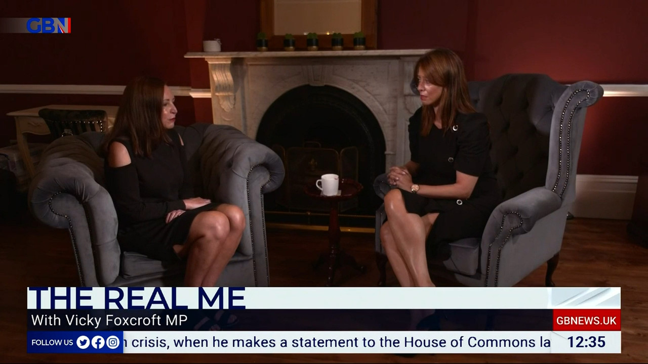 09.06 - 12.00.00 - The Briefing Lunchtime with Gloria De Piero. Your ....ts_snapshot_36.40.155
