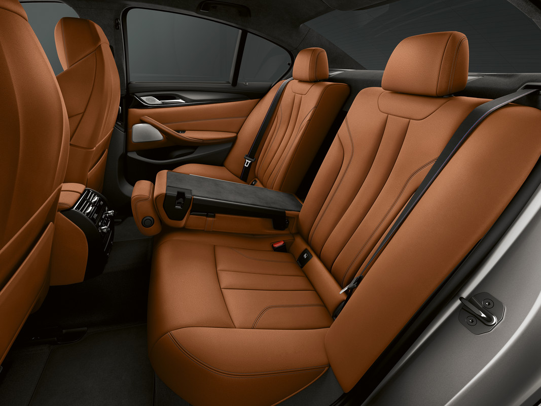 P90300383_highRes_the-new-bmw-m5-compe