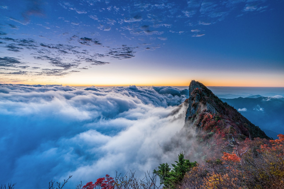 blue-mountain-5678172-1280.jpg