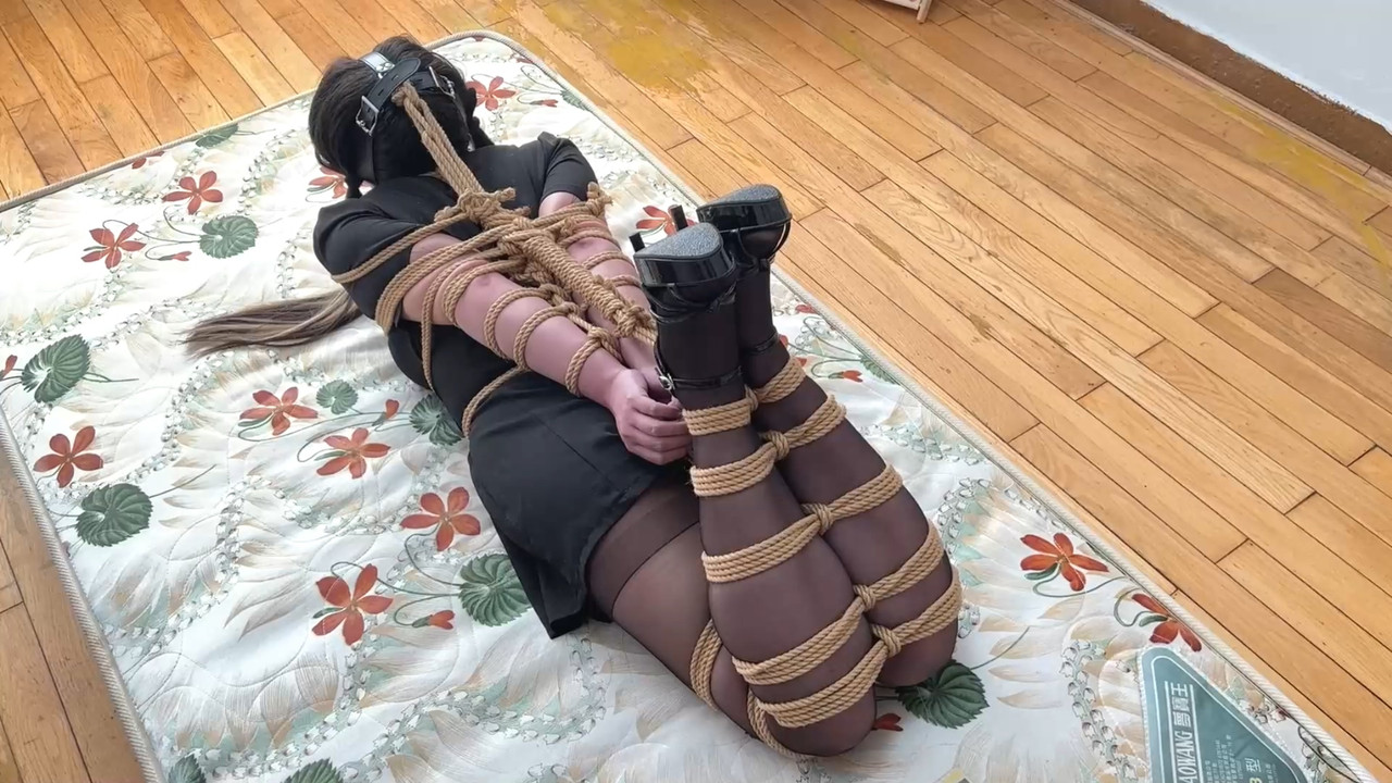 玩奴原创 西悦妹子黑丝爆杀驷马.mp4_20220104_130602.130