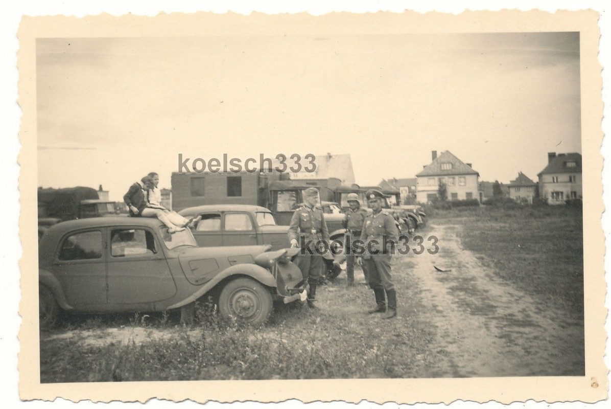 Foto Breslau Polen Wehrmacht Fahrzeuge französis