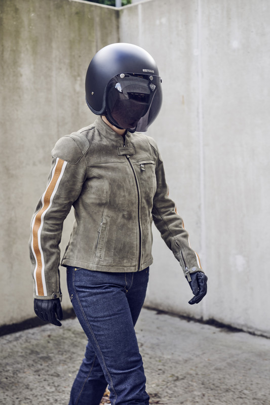 P90533858_highRes_bmw-motorrad-clothin