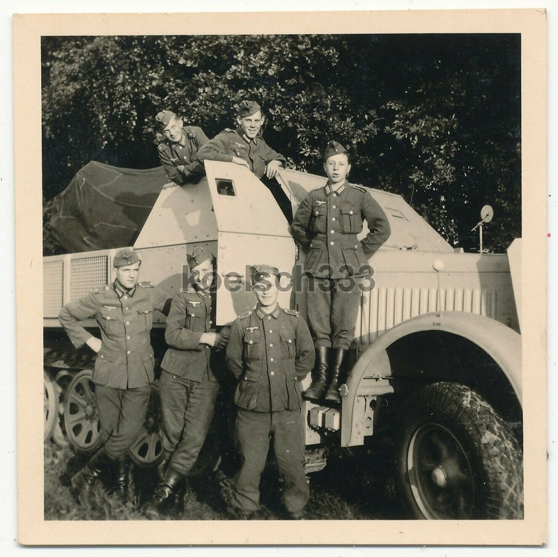 Foto 3,7cm Flak(Sf) auf Panzer Halbkette Sd.Kfz.7-2 in Hoyerswege Pz.Jg.Abt. 291a