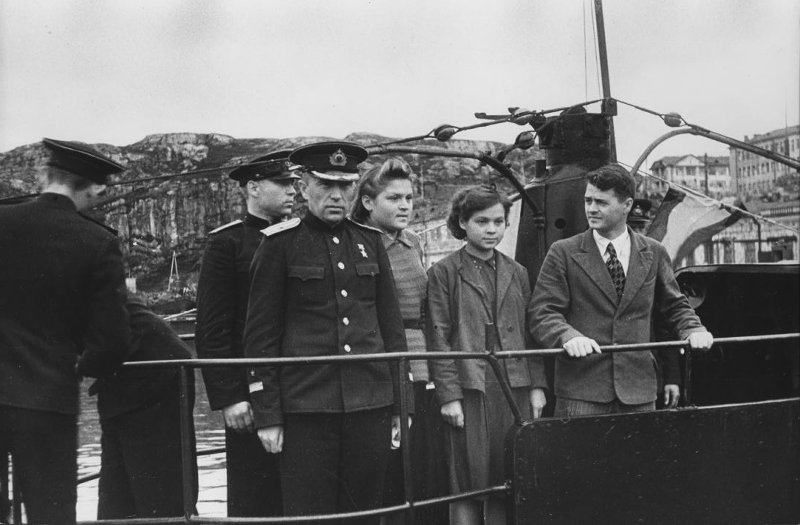 https://i.postimg.cc/fRrvL9cZ/107-10-1943-3.jpg