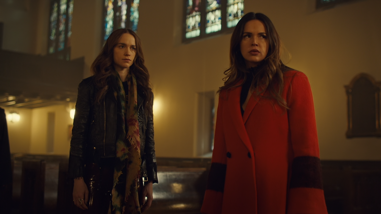 Wynonna.Earp.S04E06.Holy.War.(2).1080p.10bit.BluRay.AAC5.1.HEVC-Vyndros.mkv_snapshot_13.41_[2022.07.
