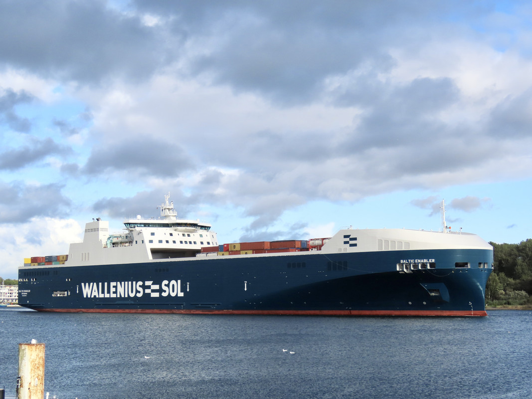 11A47B04-6B82-4AD7-9D23-4E7B1AC6A1DE