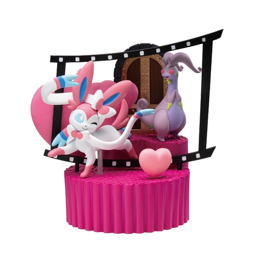(カブ)クライフ、マラドーナ、エウゼビオ　3体フィギュアセット Pokemon Center Original Sylveon Goodra Diorama Figure Midnight