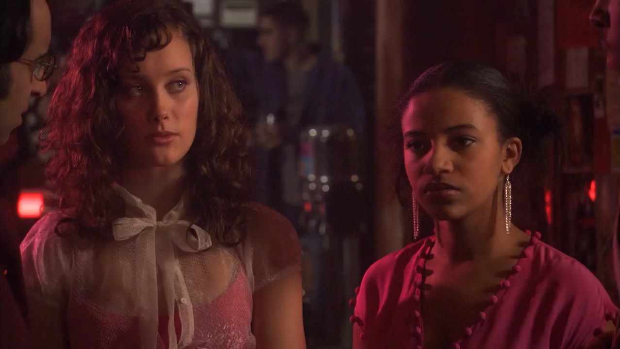 Skins (2007) Season 1 [Hindi + Tamil + Telugu + English] WebRip 480p, 720p ESub - Complete Screenshot