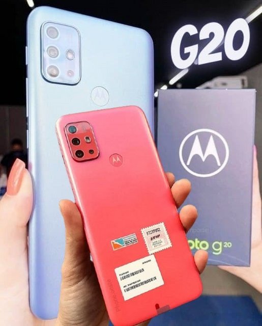 Smartphone Moto G20 64GB 4G Wi-Fi Tela 6.5” Dual Chip 4GB RAM Câmera Quádrupla + Selfie 13MP