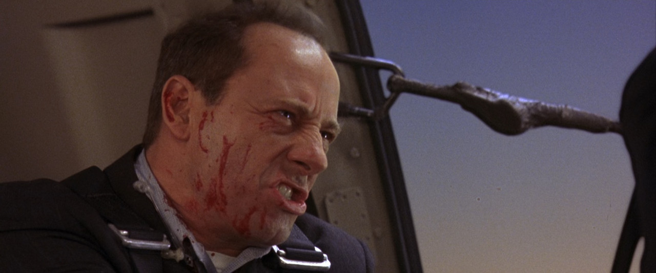 Air Force One (1997).mkv_snapshot_01.55.04_[2018.03.14_22.39.50]