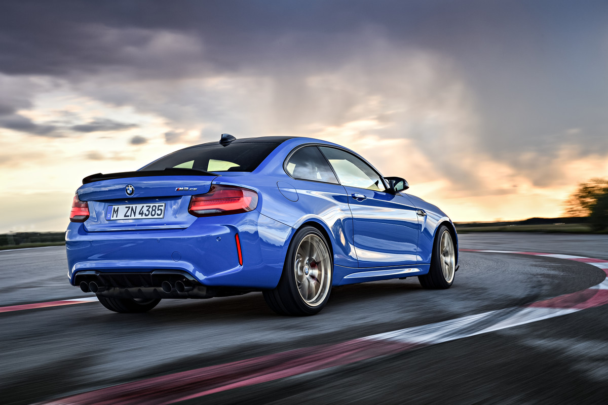 P90374210_highRes_the-all-new-bmw-m2-c