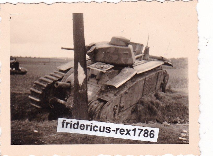 Foto Westfront zerstörter Char B1 Panzer Tank mi
