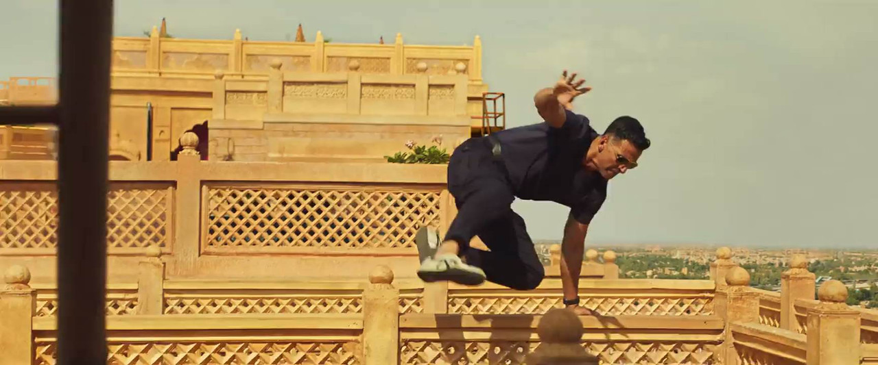 Sooryavanshi 2021 WebRip [Hindi] 480p, 720p ESub Screenshot