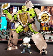 Kingdom-Rhinox-In-Hand-Images-03