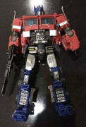 Studio-Series-SS-38-Cybertronian-Optimus-Prime-01