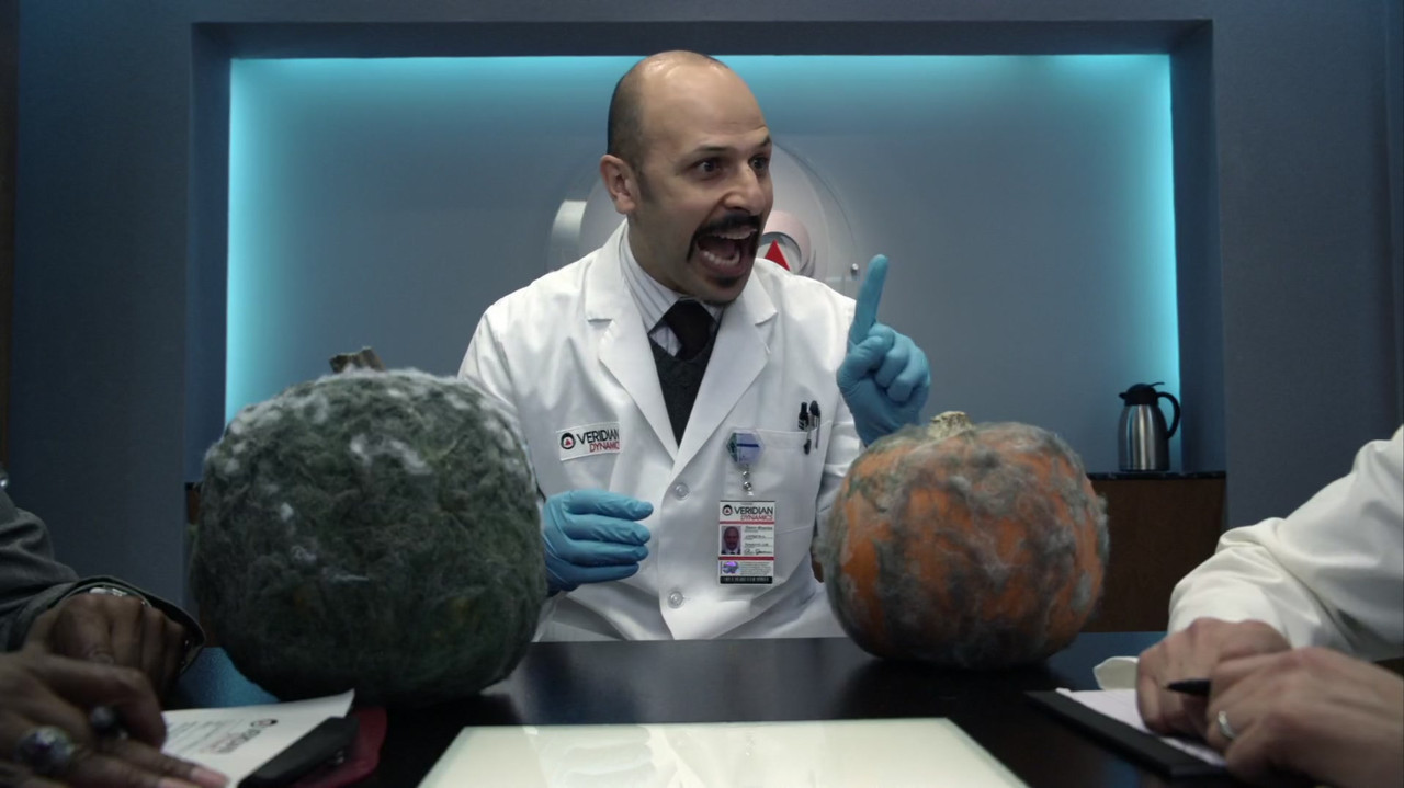 Better Off Ted (2009) - S01E01 - Pilot (1080p WEB-DL x265 Panda)