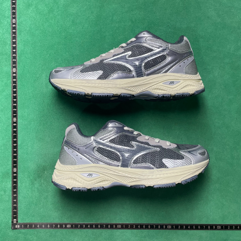 Mizuno Wave Claw 3