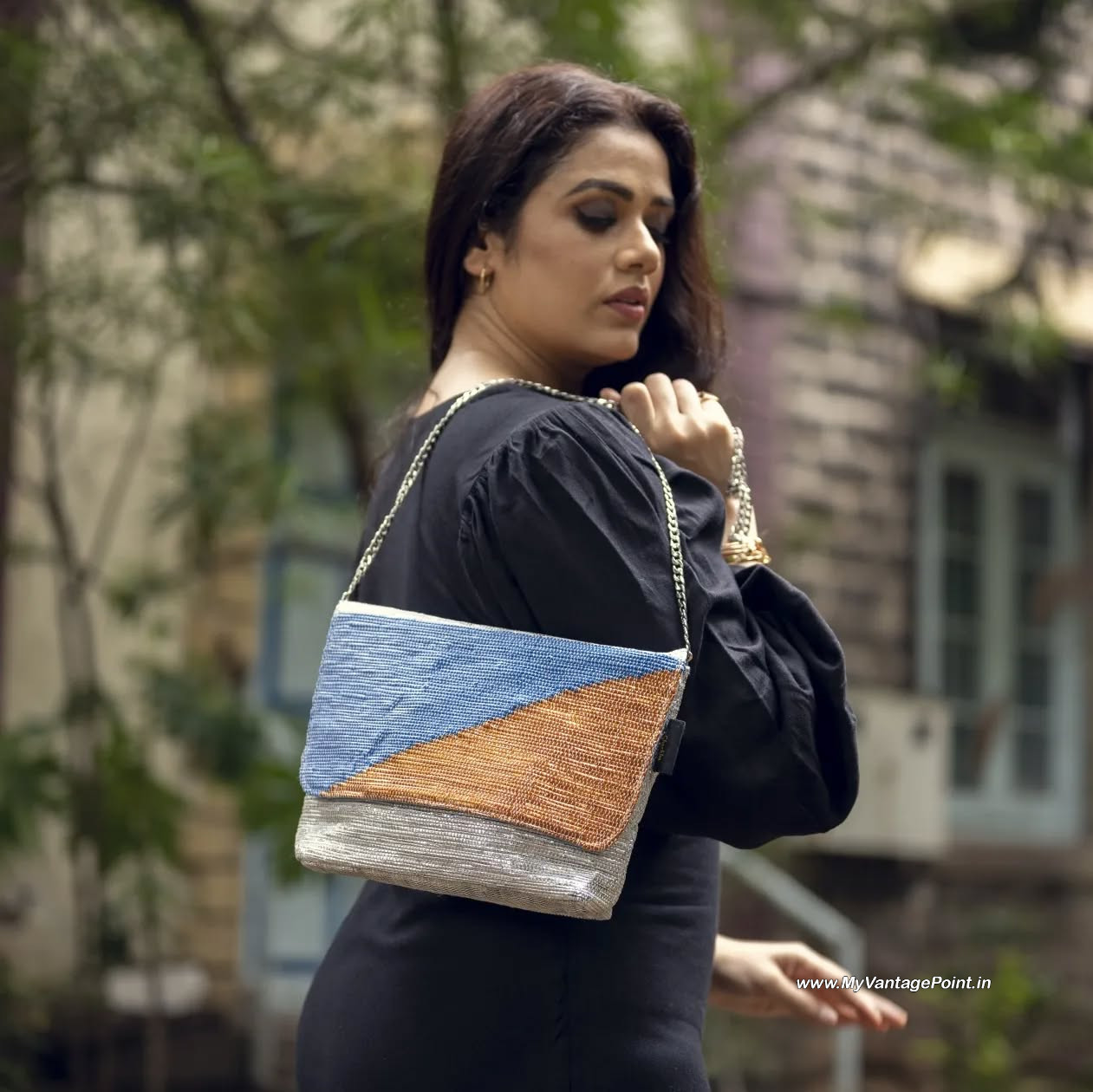 25-Girija-Oak-Godbole-Hot-Photos-HD-Mobile-Wallpaper-In-Western-Outfits-My-Vantage-Point