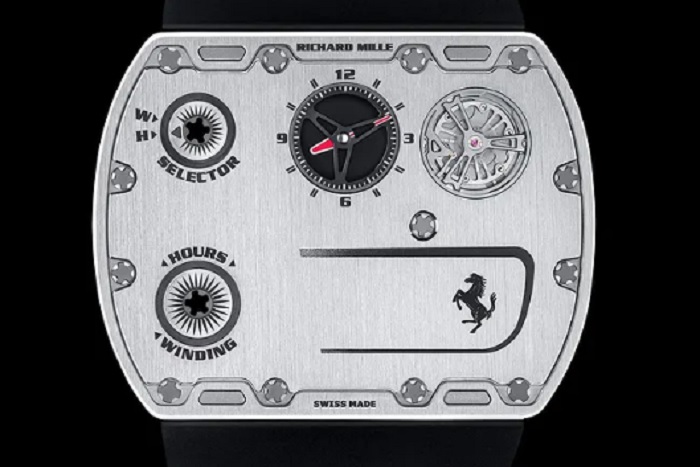 Richard Mille RM UP-01 Ferrari dibuat dari titanium kelas 5 dan menampilkan mekanisme ultra-tipis, serta tahan air hingga kedalaman 10 meter.